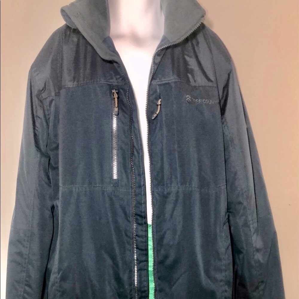 FREE Country 🧥 - Picture 13 of 15